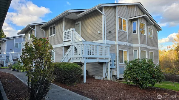 $333,000 | 12432 Southeast 272nd Place, Unit B202, Kent, WA 98030