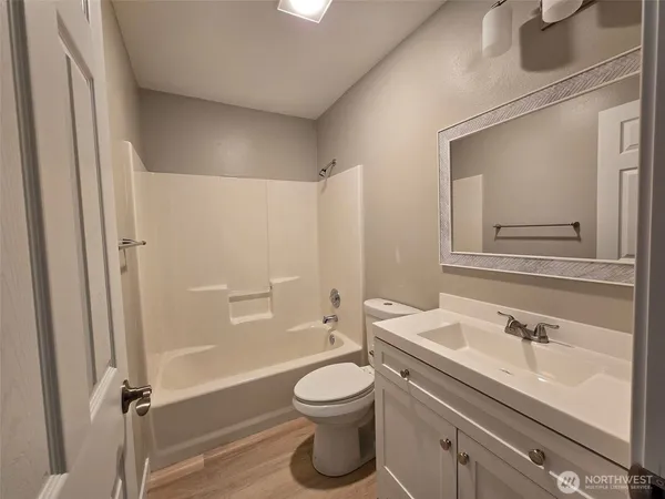 $333,000 | 12432 Southeast 272nd Place, Unit B202, Kent, WA 98030