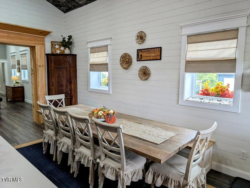780 Bright Hope Road Greeneville, TN 37743 - Photo 18 of 68 20251006121412997019000000-o