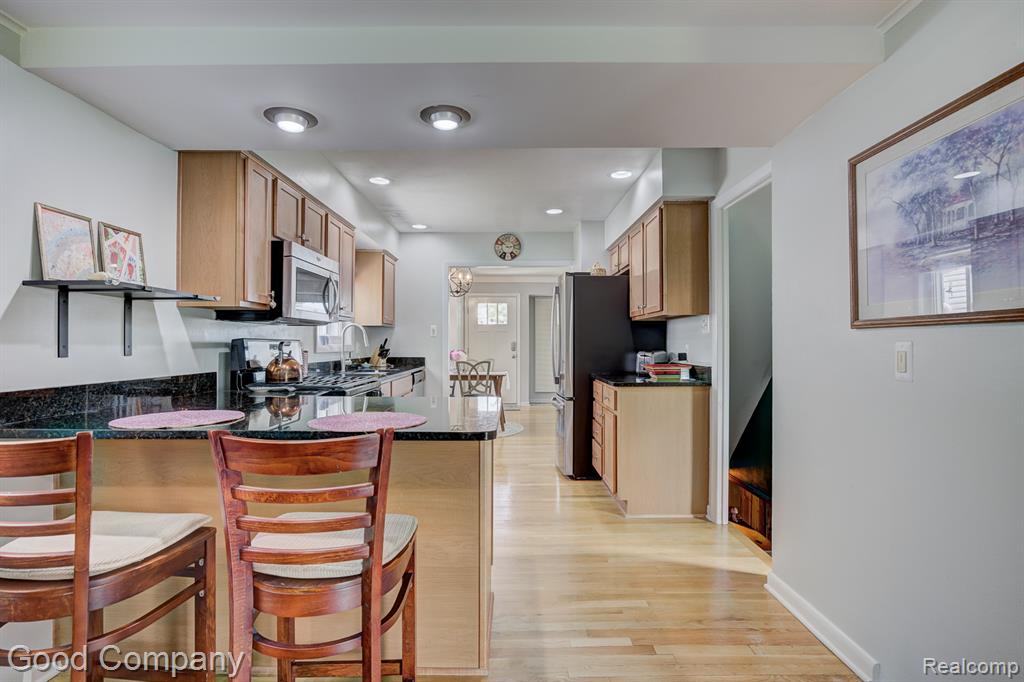 4217 Crooks Road Royal Oak, MI 48073 - Photo 12 of 50