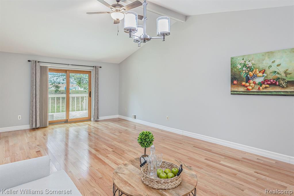 524 Tennyson Rochester Hills, MI 48307 - Photo 3 of 25