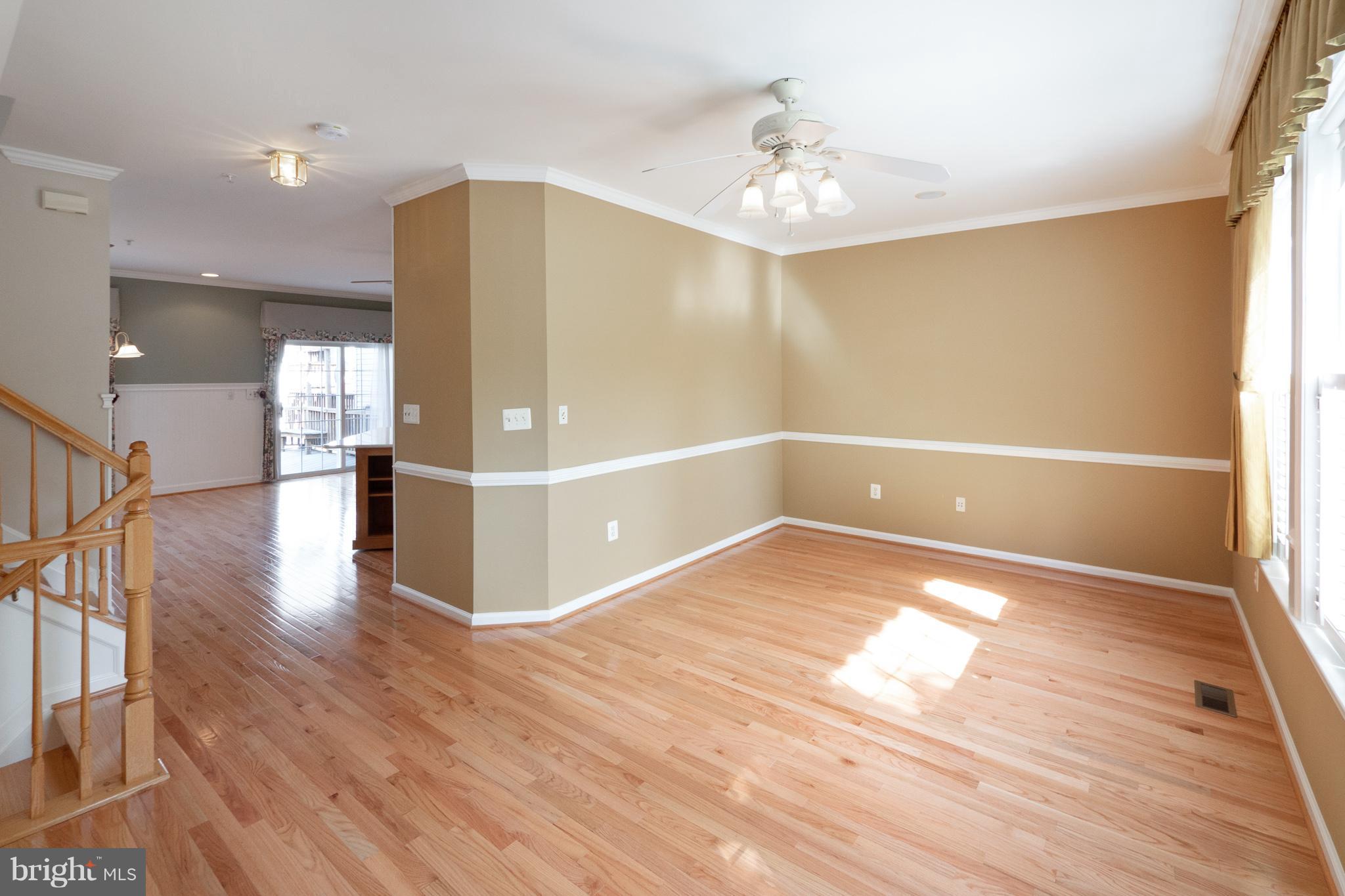 14013 Rockingham Road Germantown, MD 20874 - Photo 3 of 30 Living Room