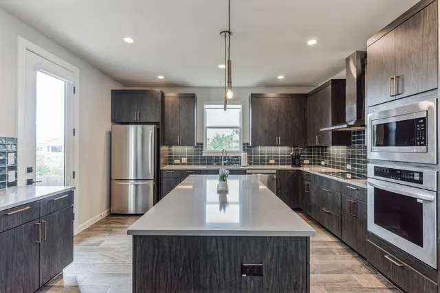 $2,500 | 9800 Evening Canopy Drive, Manor, TX 78653