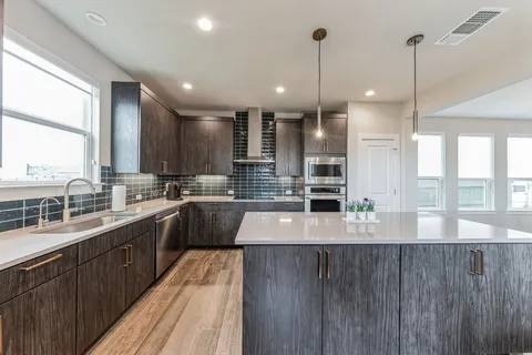 $2,500 | 9800 Evening Canopy Drive, Manor, TX 78653