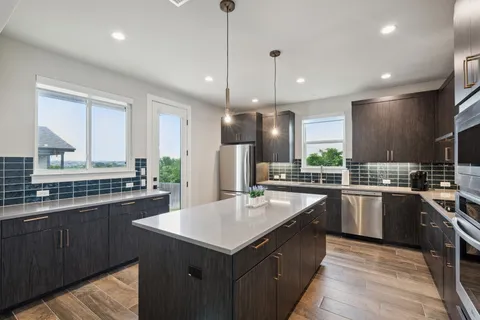 $2,500 | 9800 Evening Canopy Drive, Manor, TX 78653