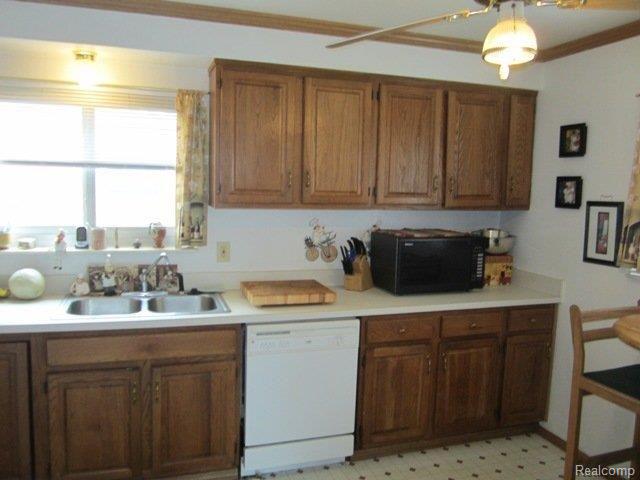 35605 Rutherford Street Clinton Township, MI 48035 - Photo 10 of 22 177.JPG