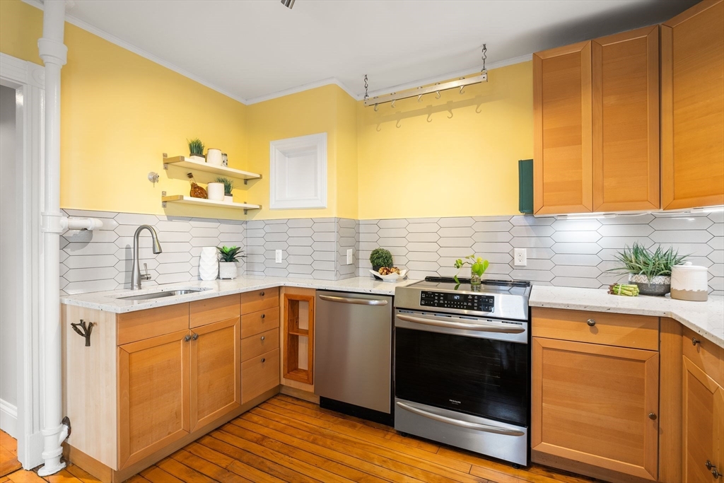 97 Montebello Road, Unit 6 Boston, MA 02130 - Photo 9 of 34 Gallery Image 9