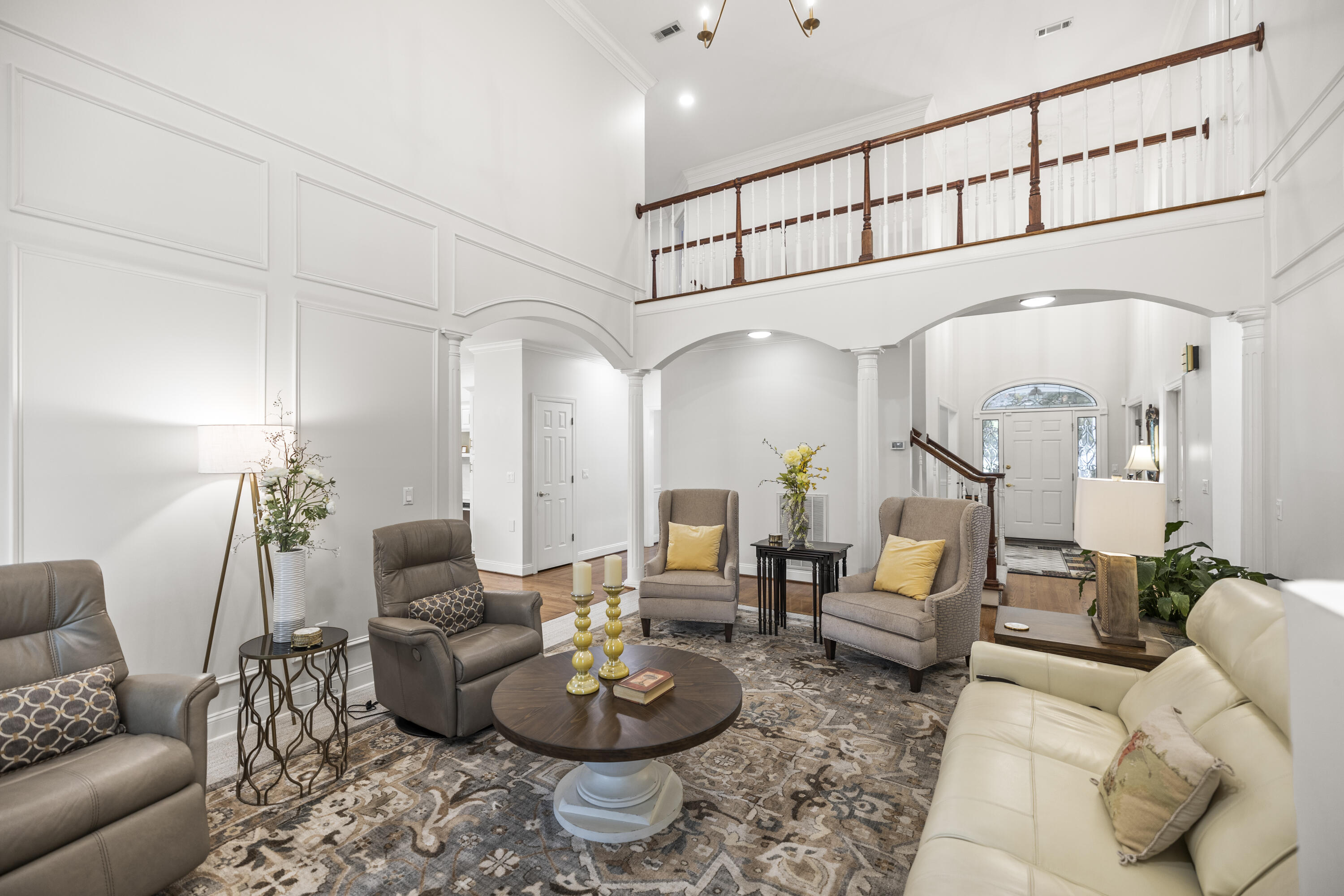 313 Willow Glen Road Chattanooga, TN 37421 - Photo 2 of 45 Living Room