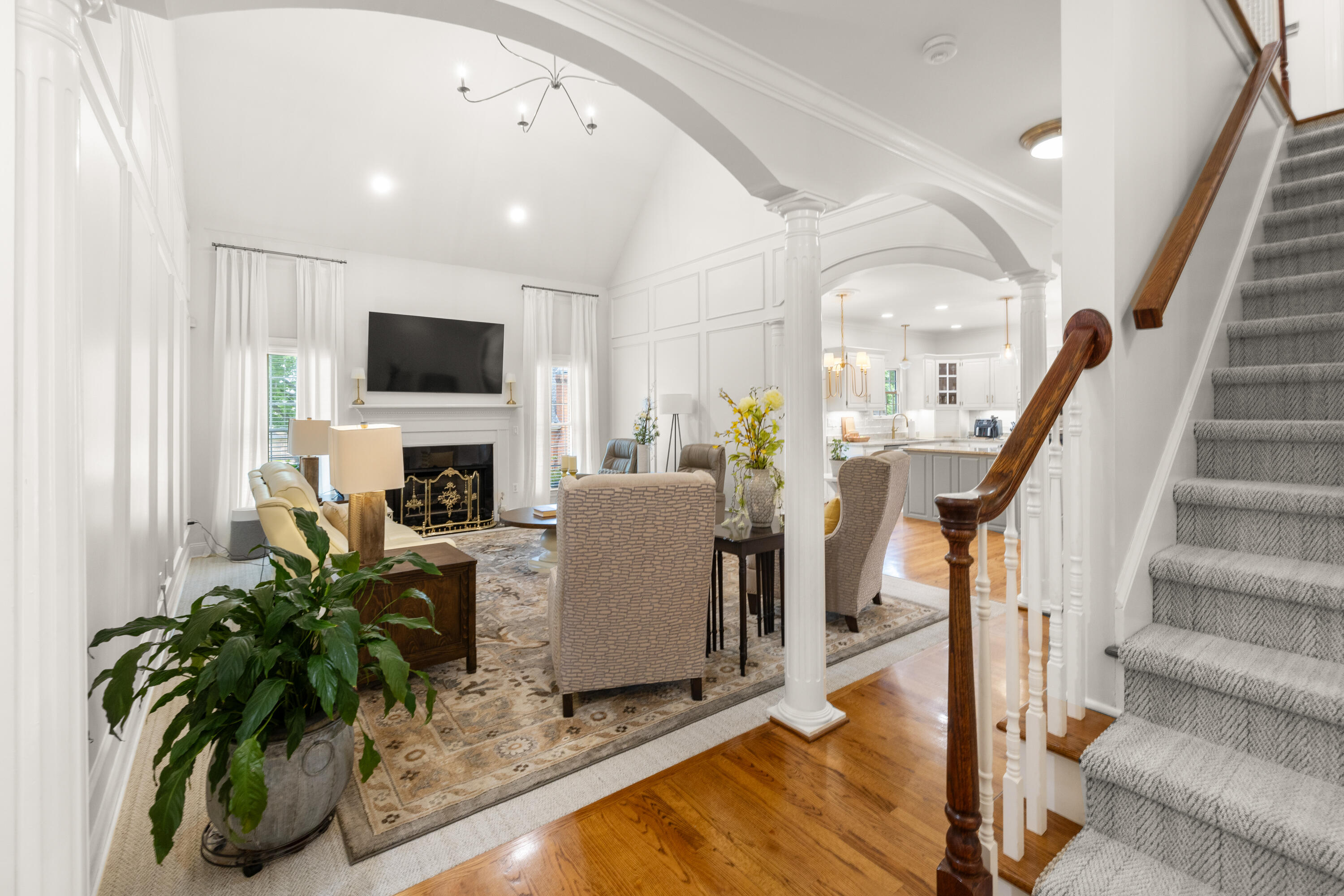 313 Willow Glen Road Chattanooga, TN 37421 - Photo 3 of 45 Living Room