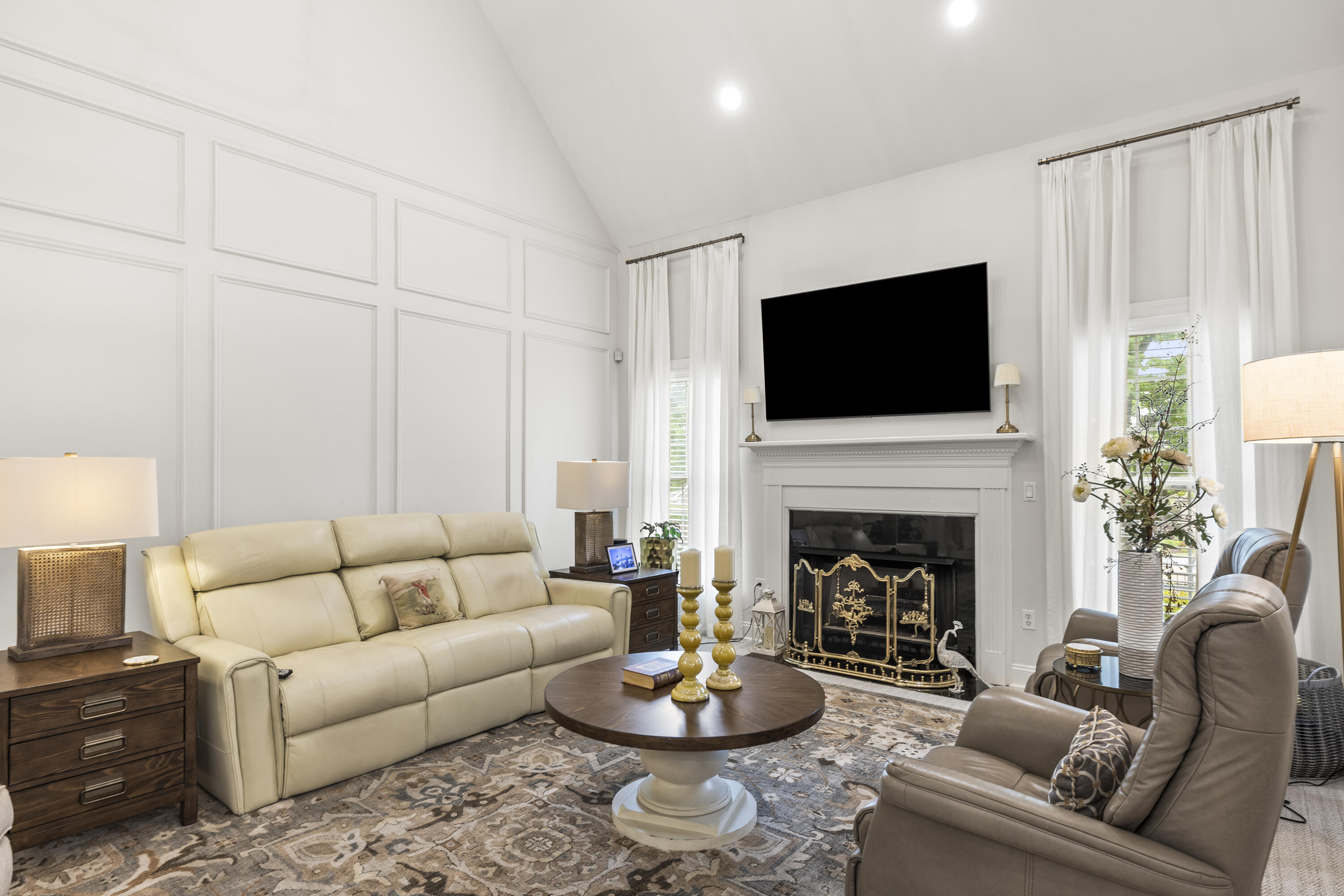 313 Willow Glen Road Chattanooga, TN 37421 - Photo 6 of 45 Living Room