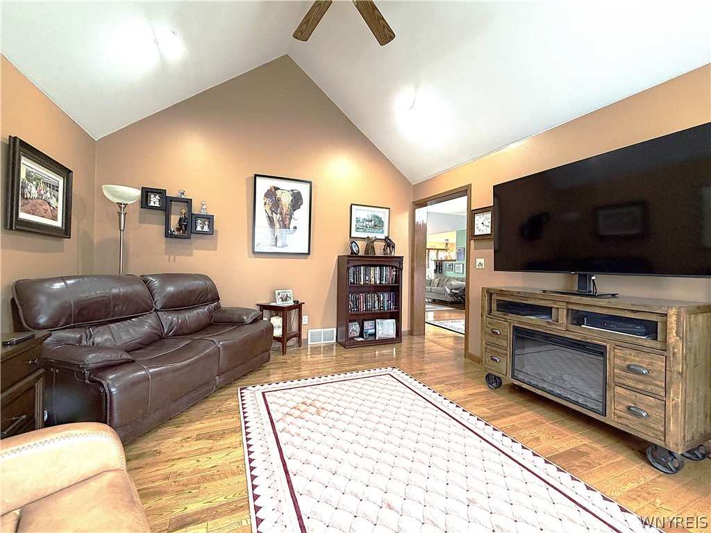 27 Button Bush Court Amherst, NY 14228 - Photo 20 of 39