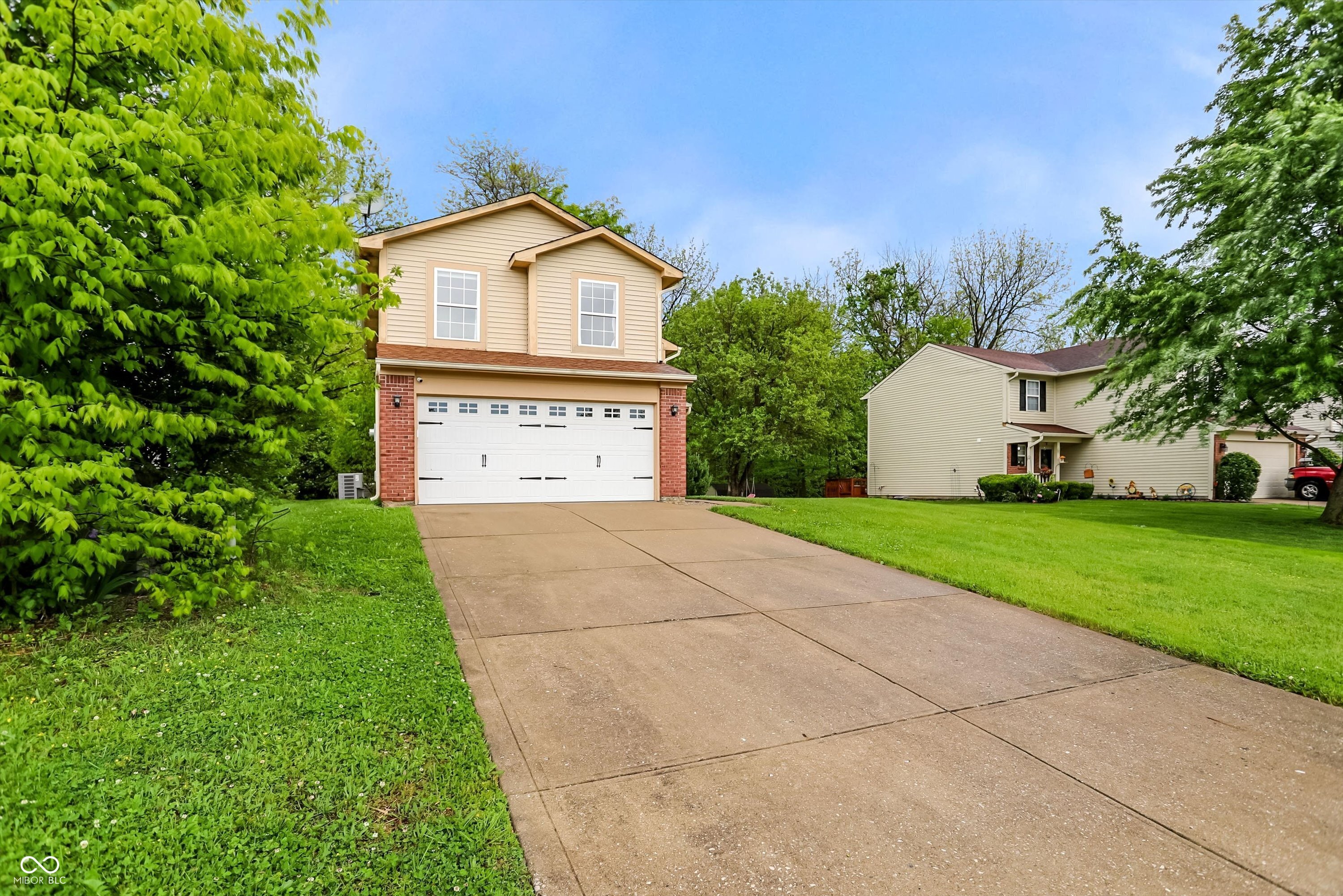 5420 Milhouse Road Indianapolis, IN 46221 - Photo 2 of 39