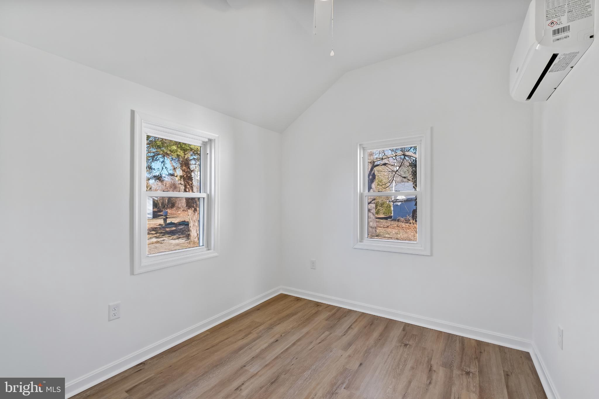 28272 Riverside Drive Salisbury, MD 21801 - Photo 15 of 33 Bright and airy room with natural light.