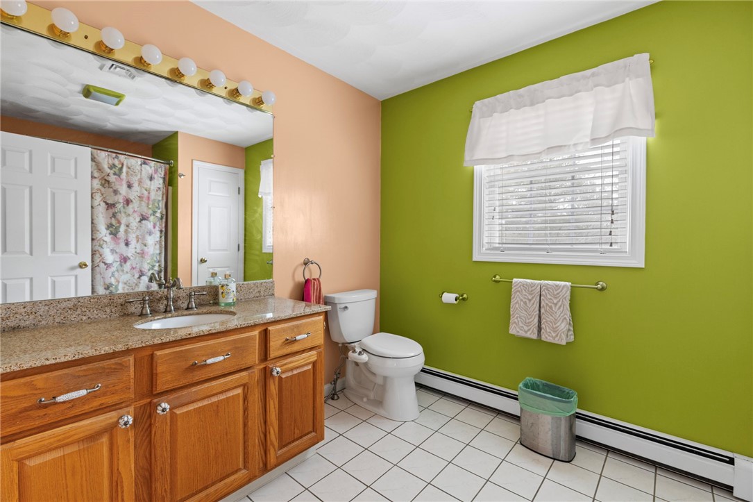 358 Shannock Road South Kingstown, RI 02879 - Photo 29 of 49 Primary en suite.