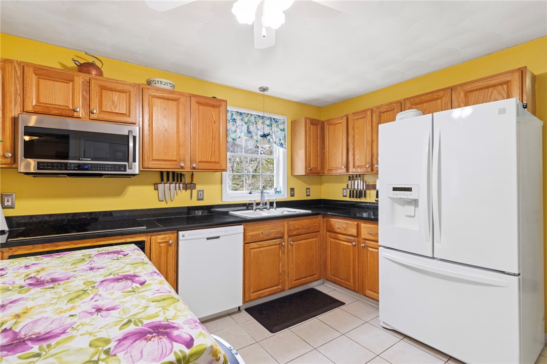 358 Shannock Road South Kingstown, RI 02879 - Photo 5 of 49