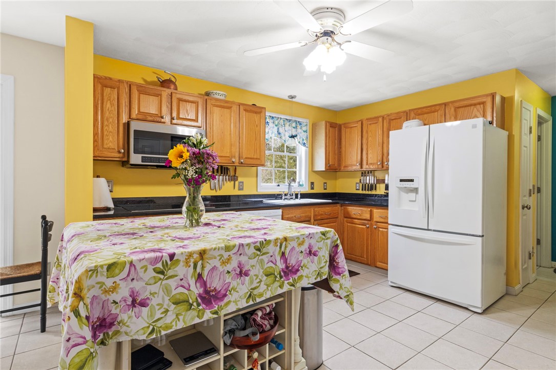 358 Shannock Road South Kingstown, RI 02879 - Photo 7 of 49