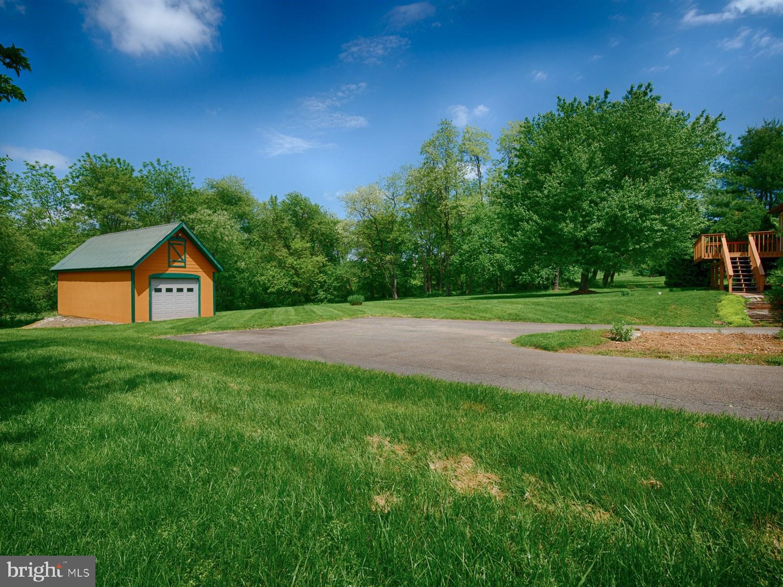 10 Wesley Road Quarryville, PA 17566 - Photo 20 of 25 a view of a house with a outdoor space