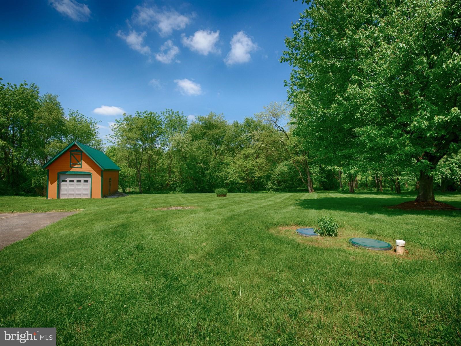 10 Wesley Road Quarryville, PA 17566 - Photo 24 of 25 a view of a garden with a tree