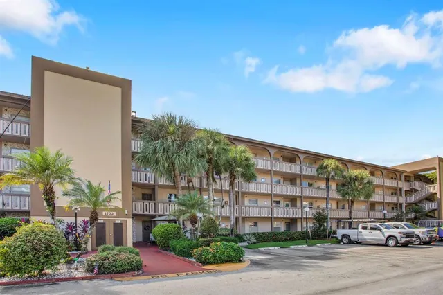 $2,200 | 1702 Andros Isle, Unit D4, Coconut Creek, FL 33066