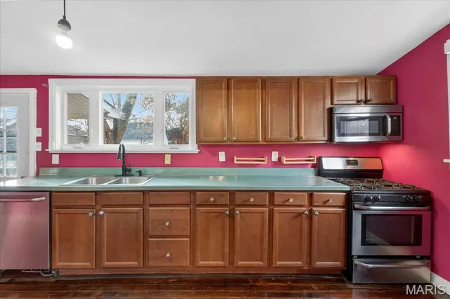 $299,900 | 625 Adams Street, St. Charles, MO 63301