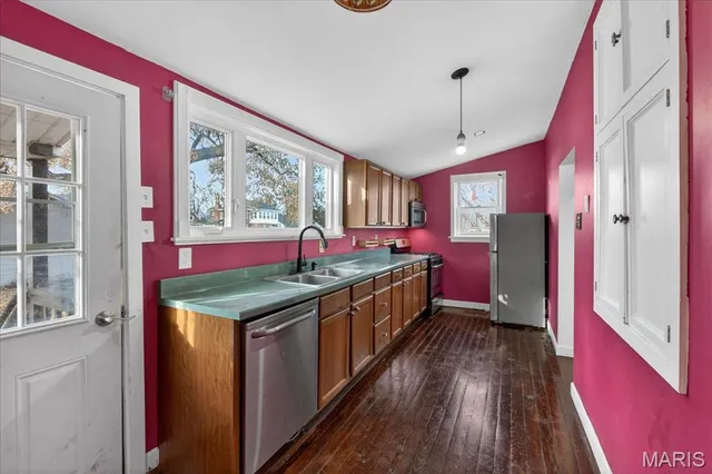 $299,900 | 625 Adams Street, St. Charles, MO 63301