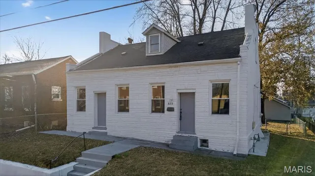 $299,900 | 625 Adams Street, St. Charles, MO 63301