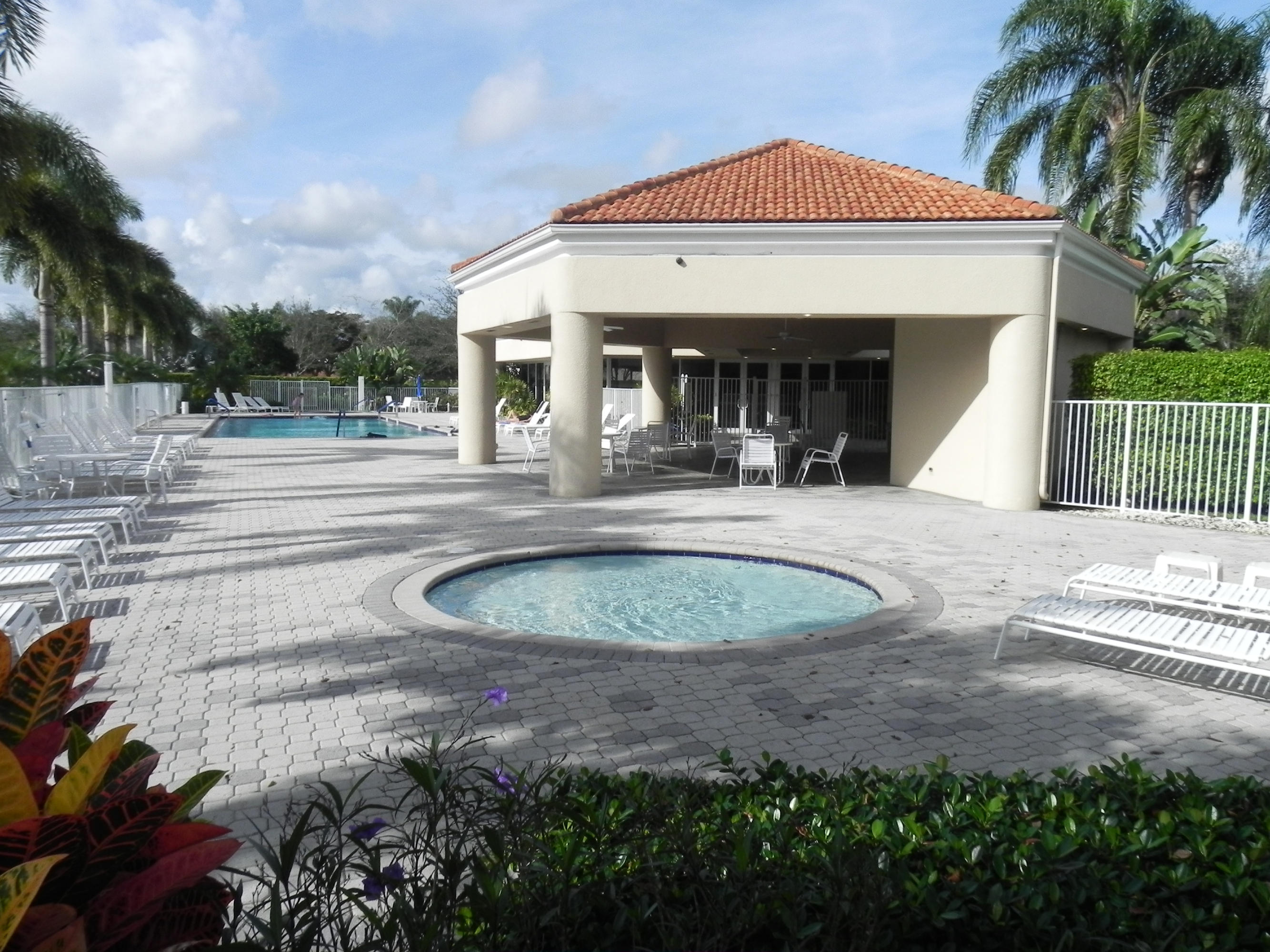 8609 Vía Giula Boca Raton, FL 33496 - Photo 36 of 40 Lots of areas for catching the sun