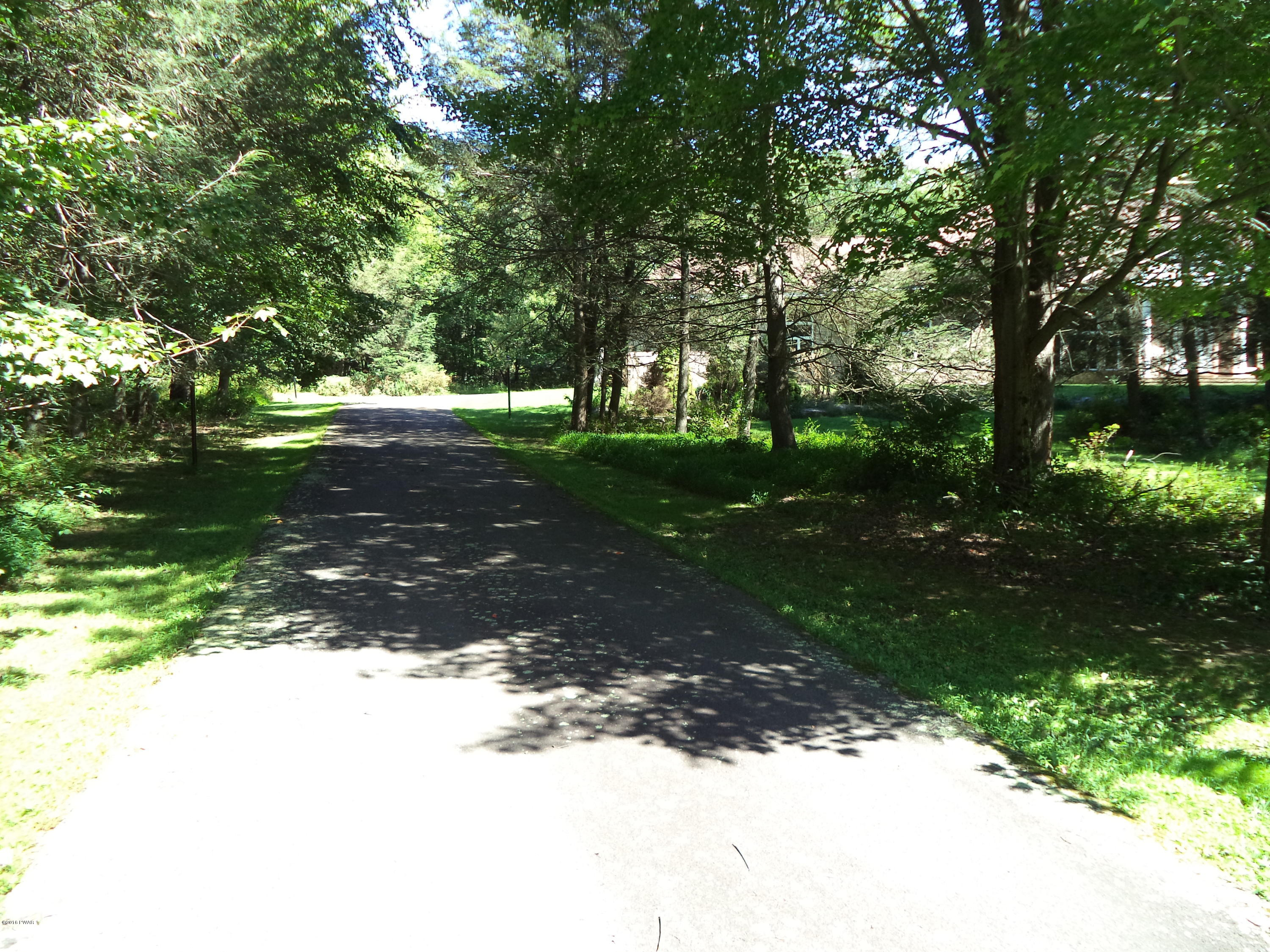 113 Simons Road Greentown, PA 18426 - Photo 11 of 73
