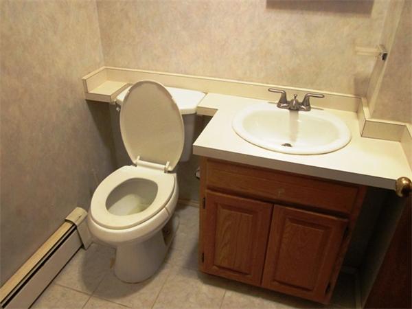 33 Knowles Road Worcester, MA 01602 - Photo 7 of 30 Gallery Image 7