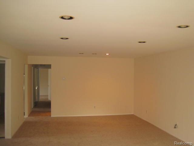 29561 Pine Ridge Circle Farmington, MI 48331 - Photo 2 of 14 livingrm.jpg