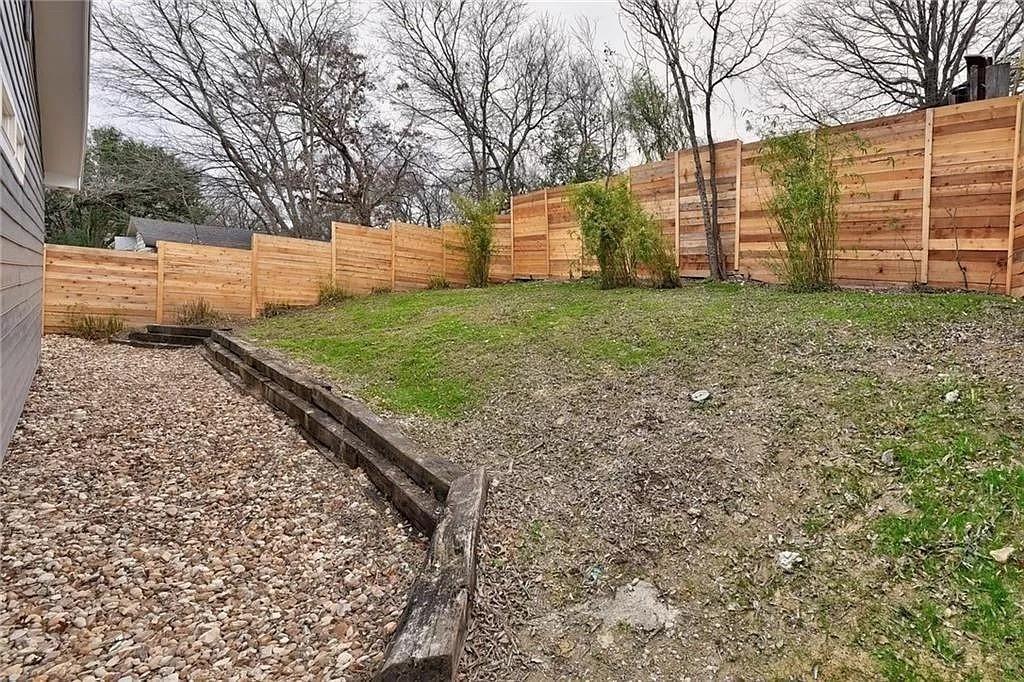 1217 Eleanor Street Austin, TX 78721 - Photo 16 of 17 View of fenced backyard