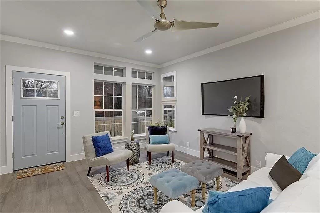 1217 Eleanor Street Austin, TX 78721 - Photo 5 of 17