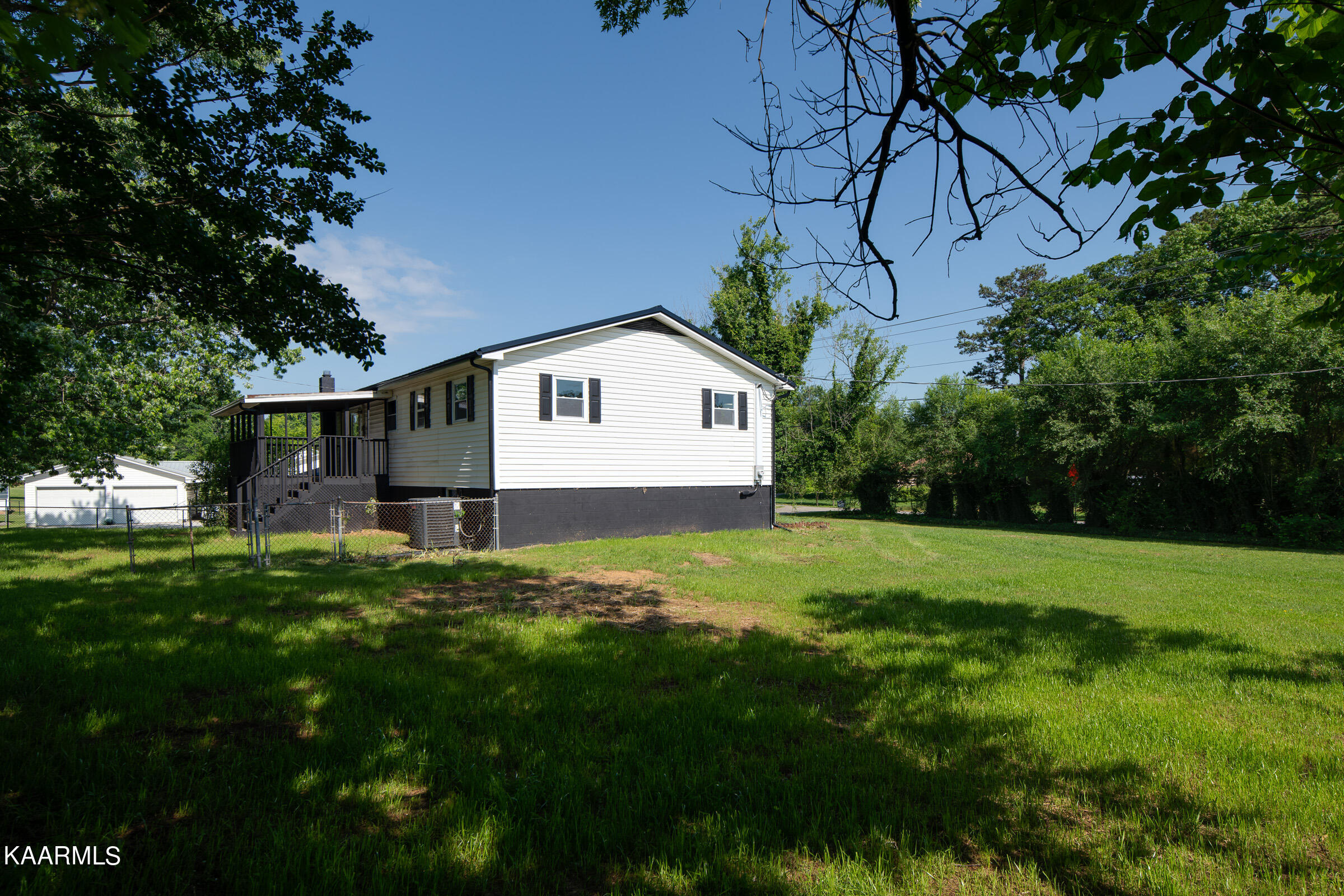 2407 Big Springs Road Maryville, TN 37801 - Photo 5 of 26 JBP_BigSprings2407_Print-6