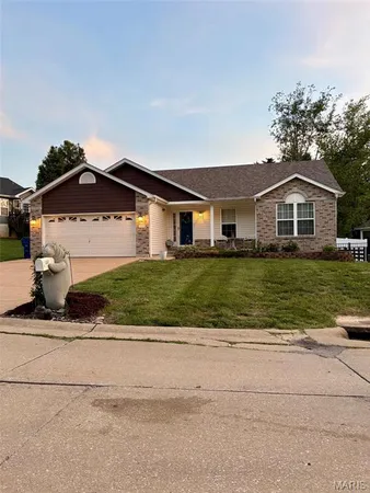 $360,000 | 207 Gran Vista Drive, Festus, MO 63028