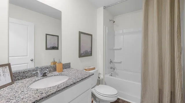 $302,340 | 153 English Oak Lane, Athens, TN 37303