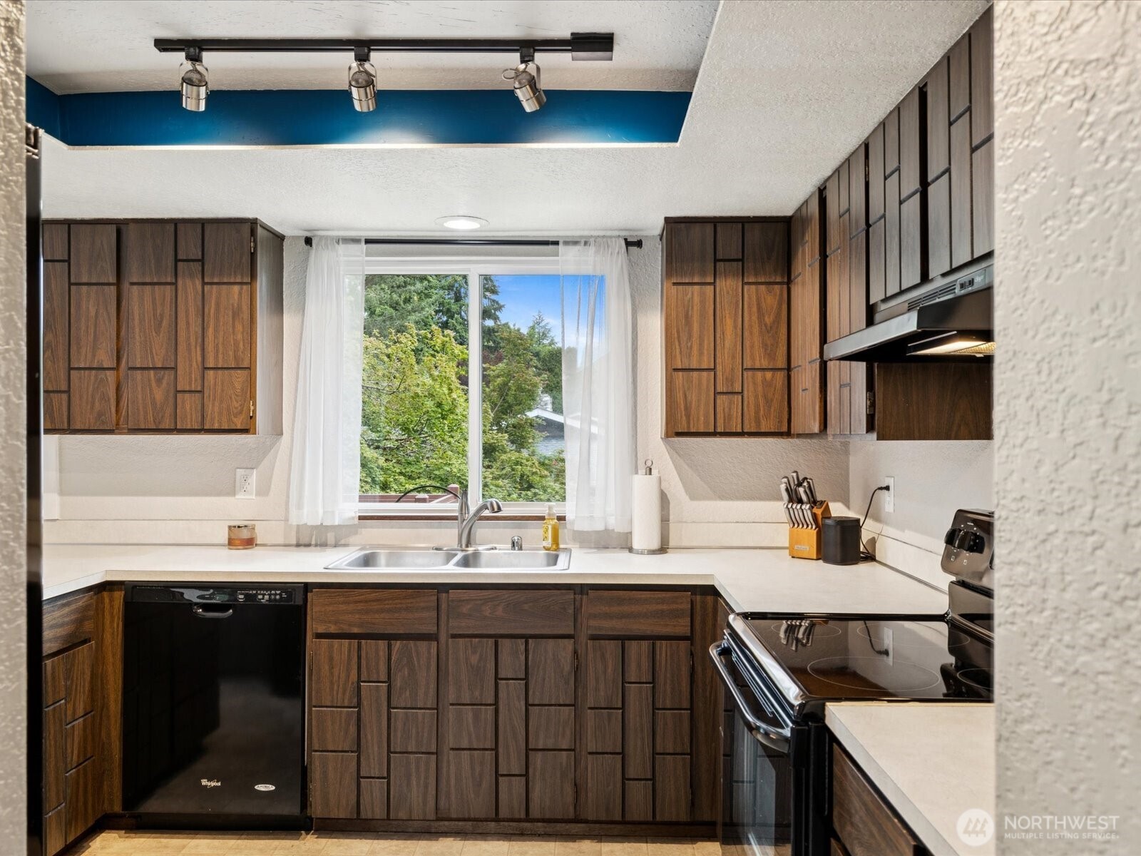 2613 172nd Place Southeast Bothell, WA 98012 - Photo 10 of 37 Gallery Image 10