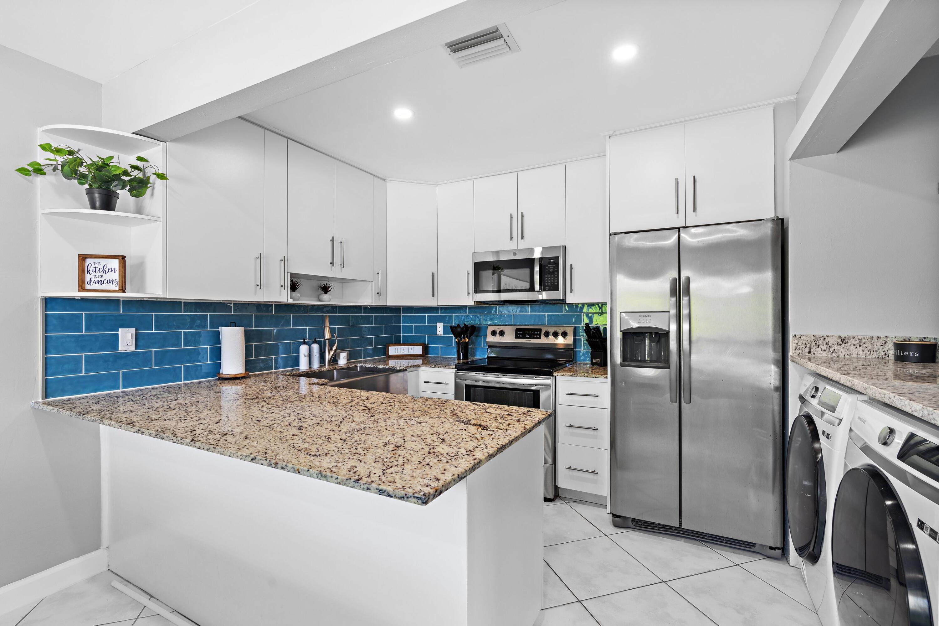 3370 Northeast 5th Drive Boca Raton, FL 33431 - Photo 10 of 45 Kitchen