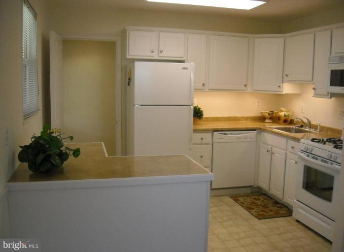 4809 Oxbow Road Rockville, MD 20852 - Photo 3 of 7 Kitchen