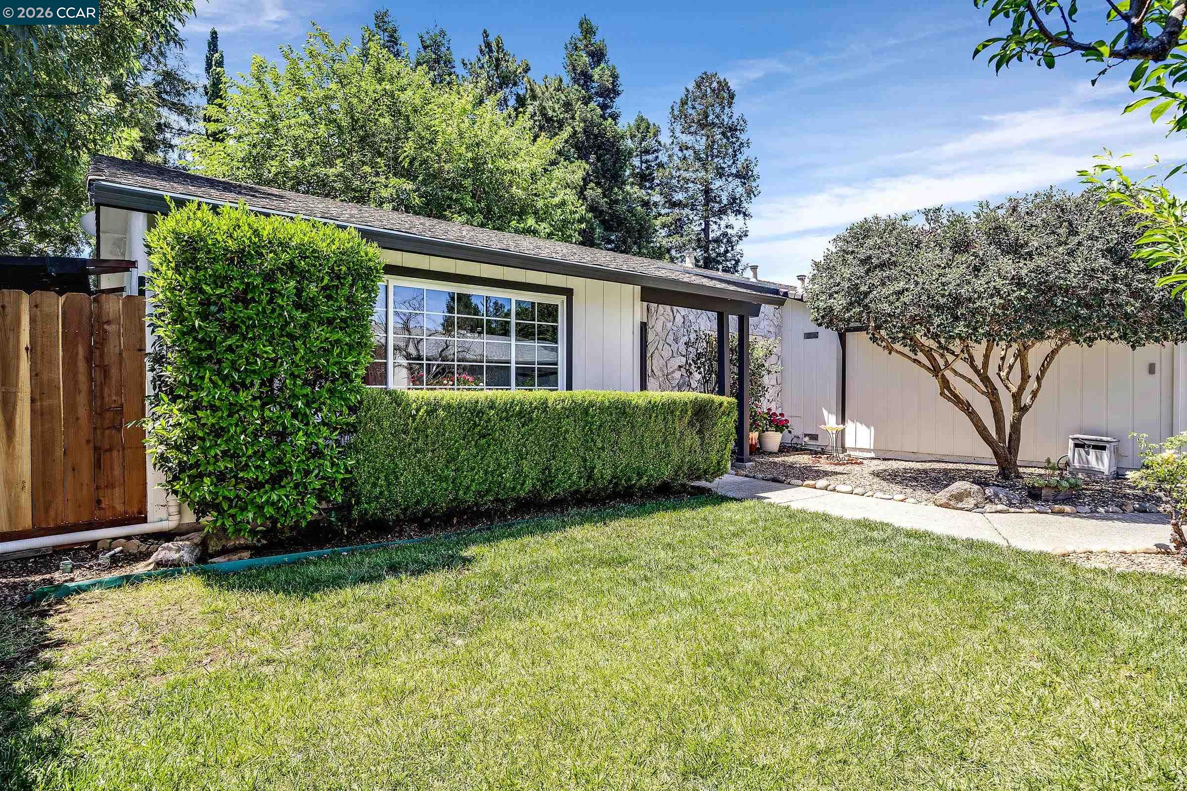 1730 Elm Road Concord, CA 94519 - Photo 4 of 44