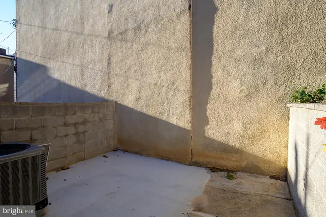 a view of a entryway of the house