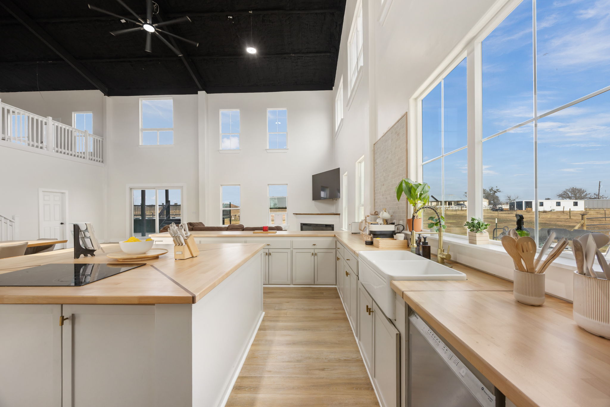 835 County Road 304 East Jarrell, TX 76537 - Photo 13 of 38