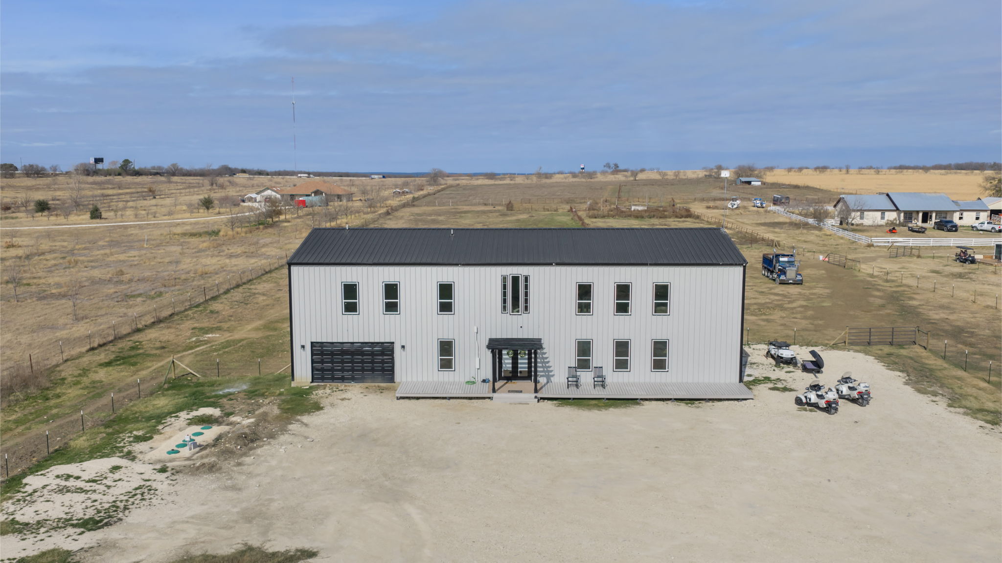 835 County Road 304 East Jarrell, TX 76537 - Photo 6 of 38