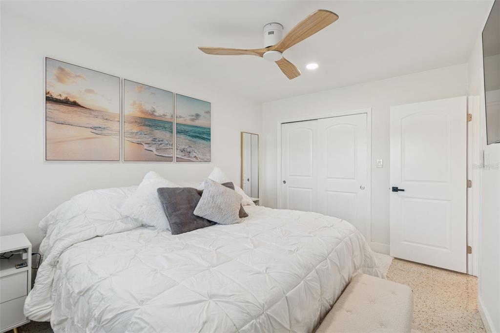 2488 Del Rio Way Dunedin, FL 34698 - Photo 18 of 33