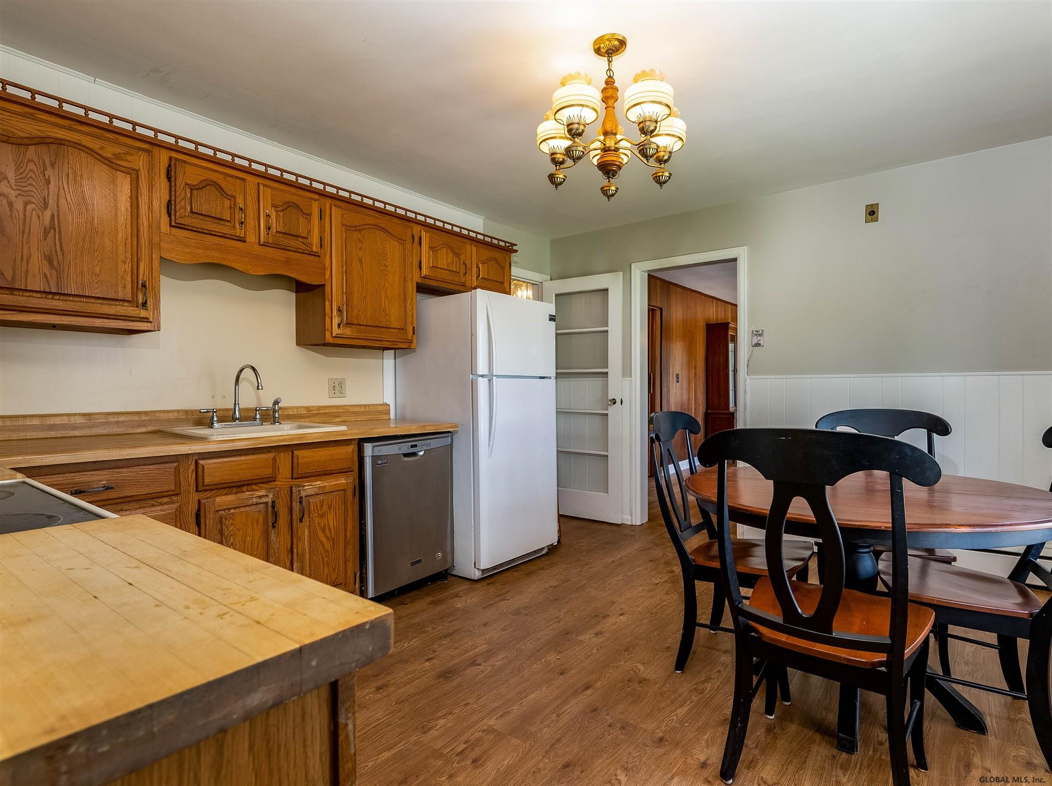 46 Latham Ridge Road Colonie, NY 12110 - Photo 5 of 33 Photo 5