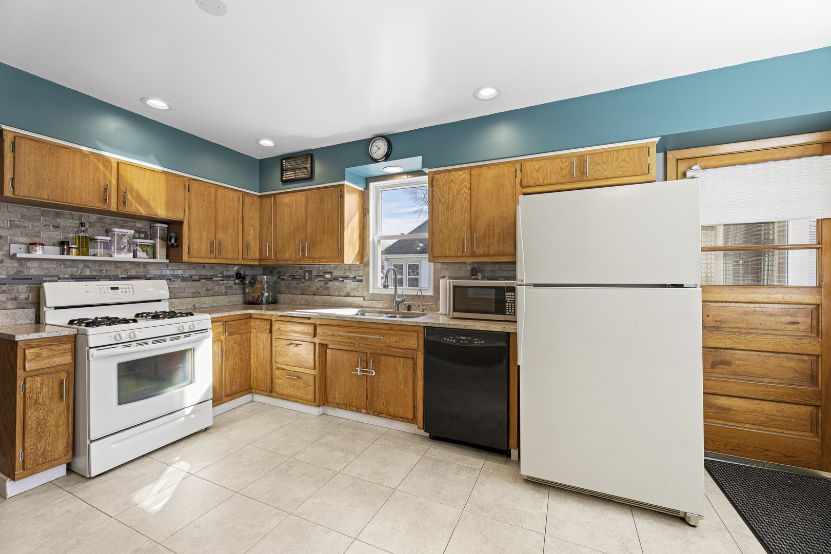 1735 Ridge Road Homewood, IL 60430 - Photo 8 of 29 Gallery Image 8