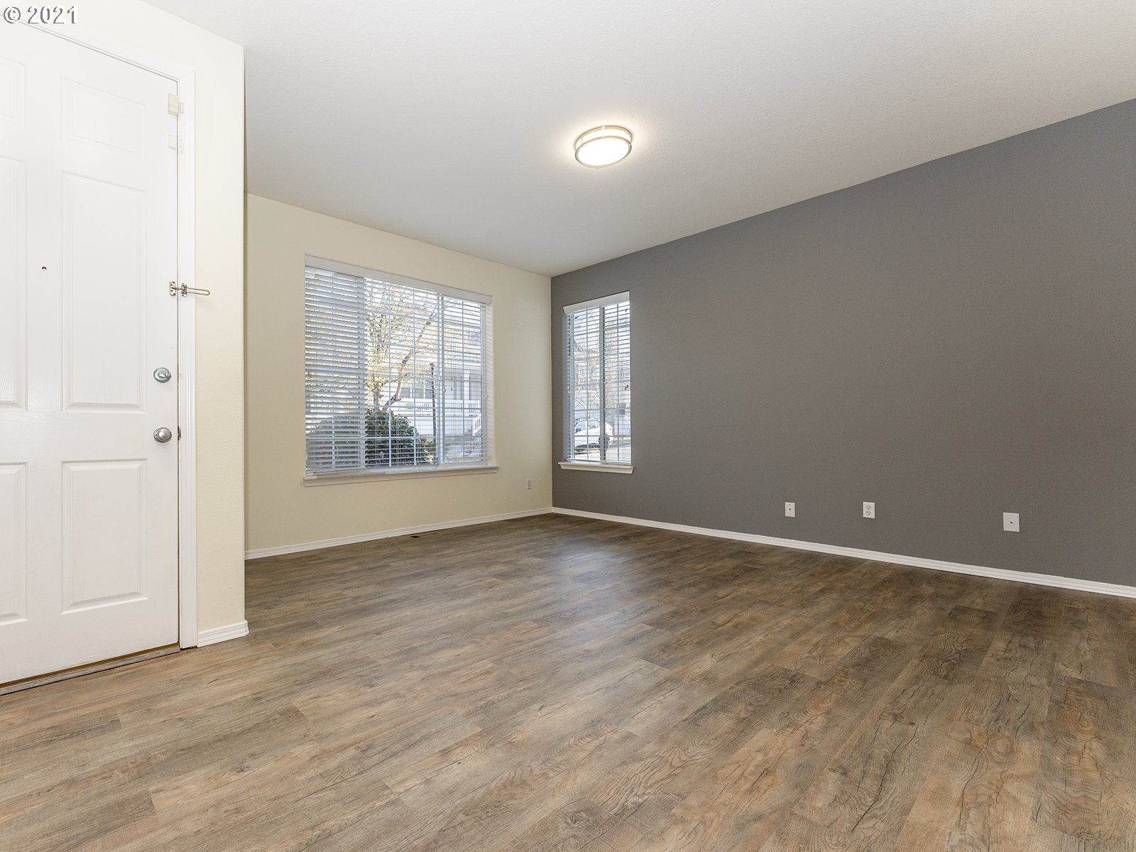 10854 Southwest Washington Street Portland, OR 97225 - Photo 17 of 29 Gallery Image 17