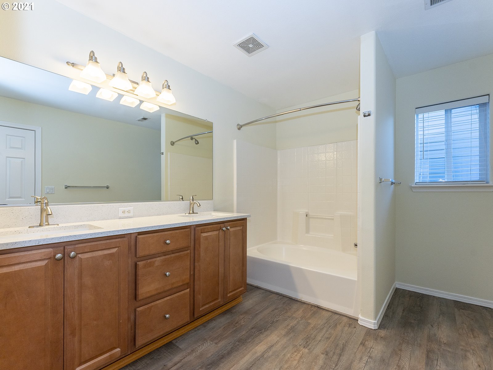 10854 Southwest Washington Street Portland, OR 97225 - Photo 27 of 29 Gallery Image 27