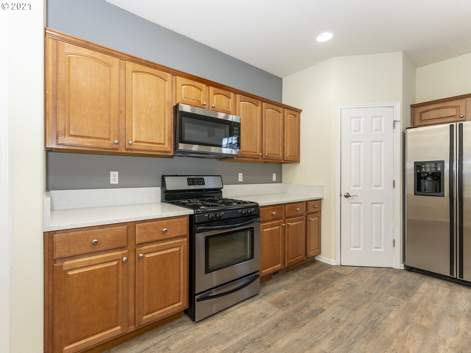 10854 Southwest Washington Street Portland, OR 97225 - Photo 5 of 29 Gallery Image 5