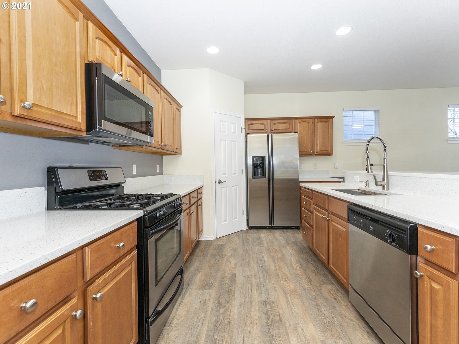 10854 Southwest Washington Street Portland, OR 97225 - Photo 8 of 29 Gallery Image 8