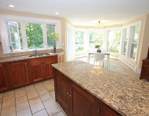 28 Falmouth Road Falmouth, ME 04105 - Photo 14 of 25 Kitchen.